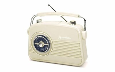 ByronStatics Vintage Portable Radio -Cream