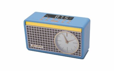 ByronStatics Alarm Clock Radio – Blue